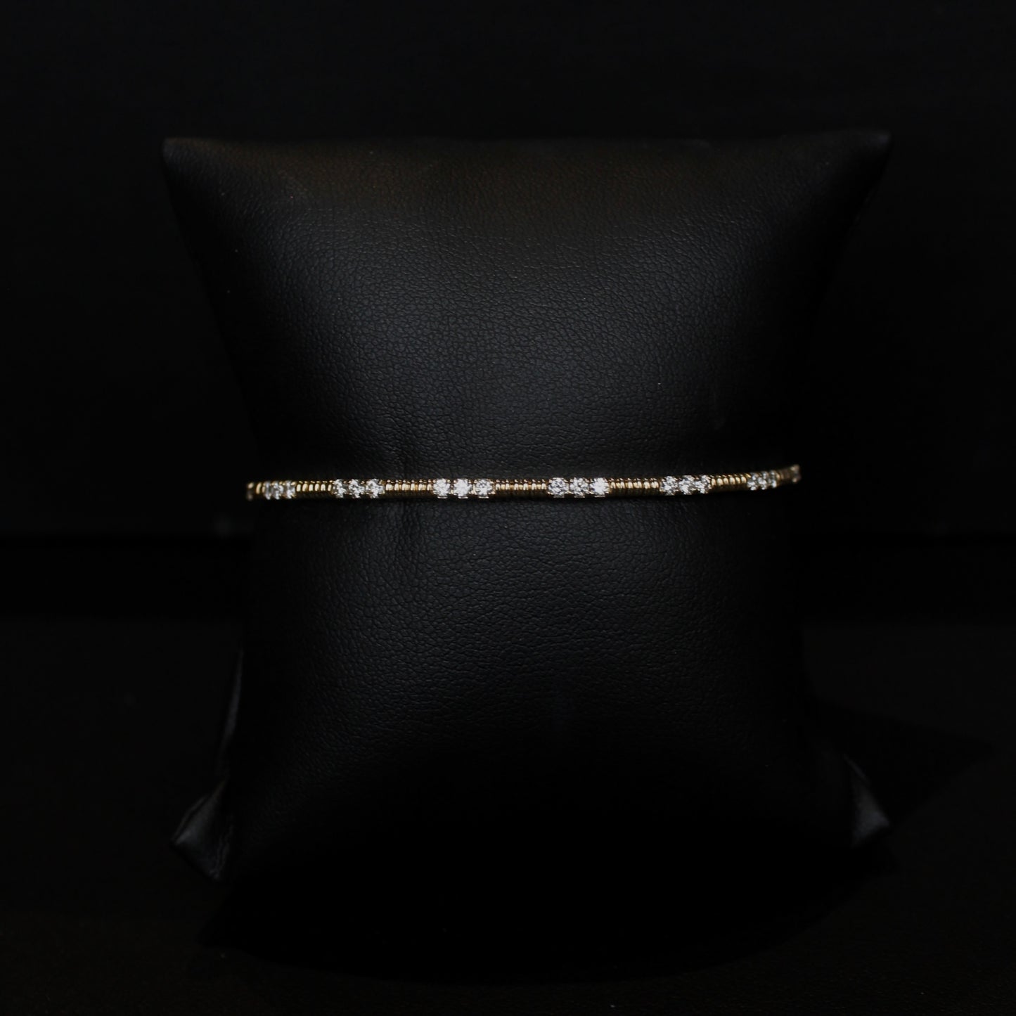 14K Yellow Gold 1.15ctw Diamond Flex Bangle Bracelet