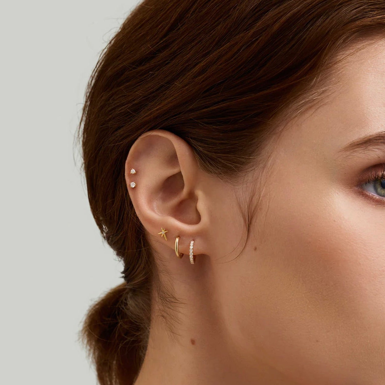 ANNA | 14K Yellow Gold Huggie