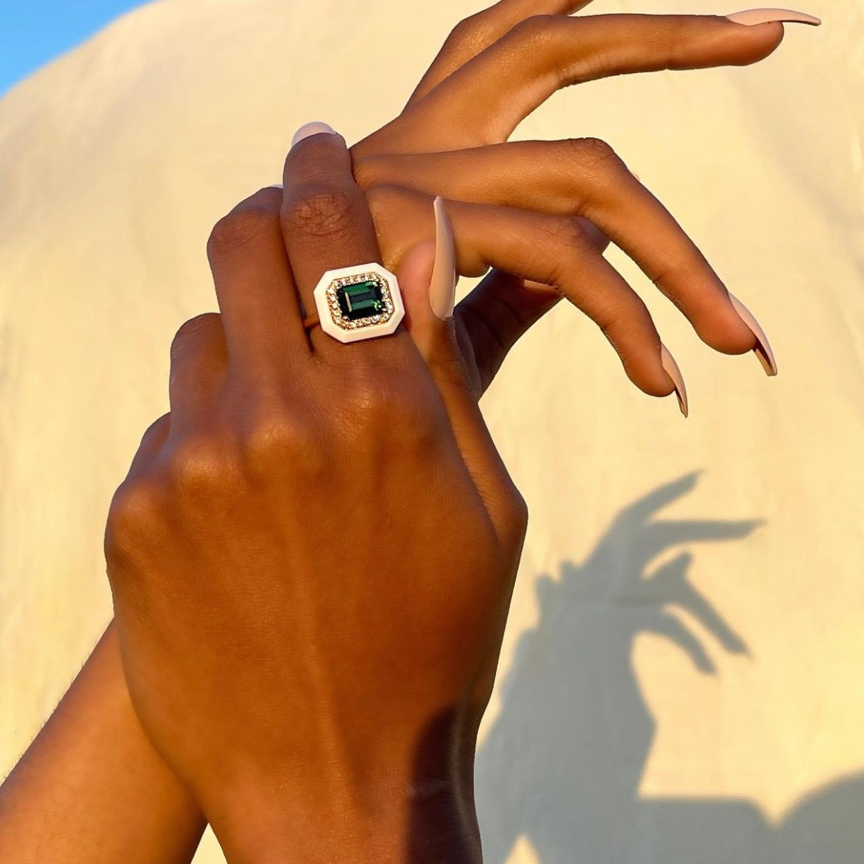 18K Yellow Gold Green Tourmaline & White Agate Ring