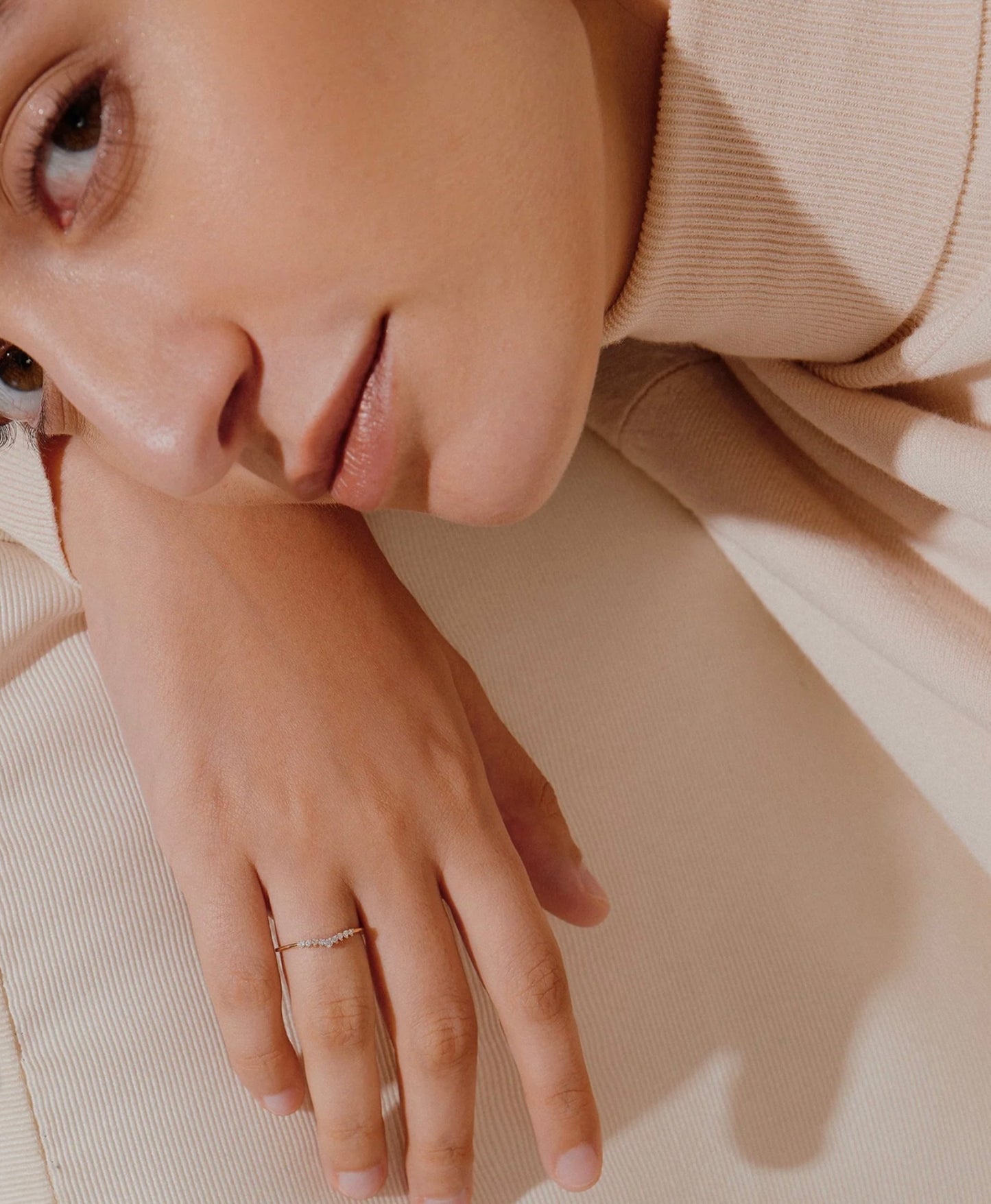 FROST | 14K Yellow Gold Curved Diamond Band