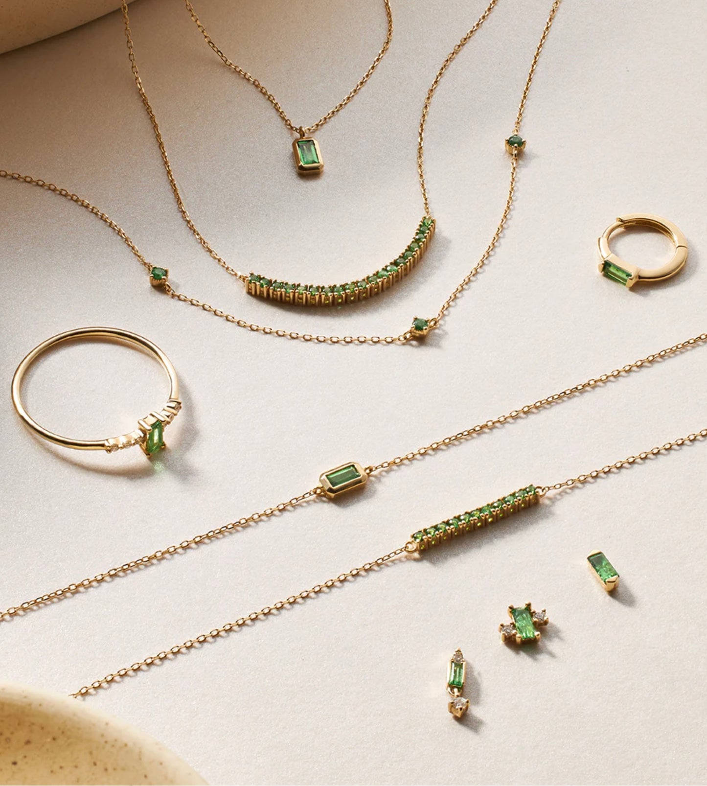 ASPEN | 14kyg Tsavorite Bezel Necklace