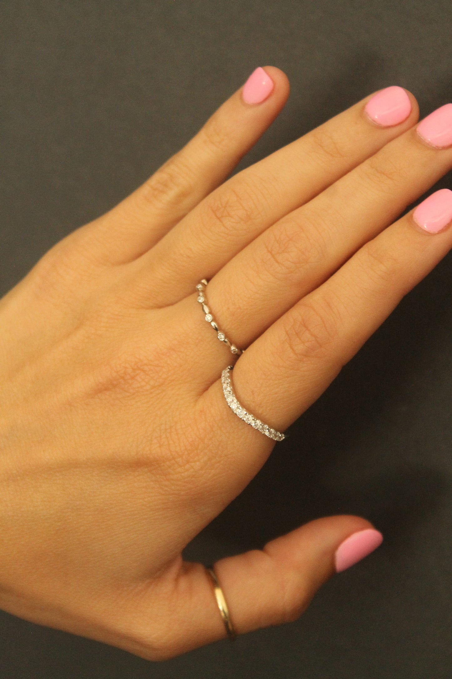 14K White Gold Diamond Bezel Scalloped Band