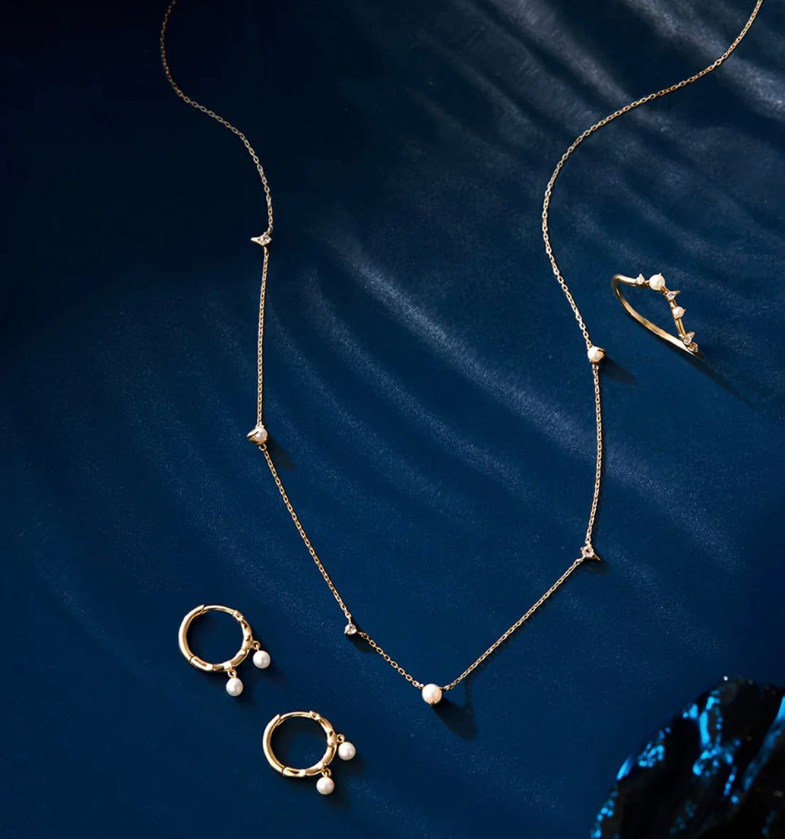 SABRINA | 14K Yellow Gold Pearl and White Sapphire Asymmetrical Station Necklace