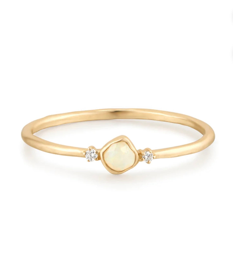 ELYSIA | 14K Yellow Gold Opal & Diamond Ring