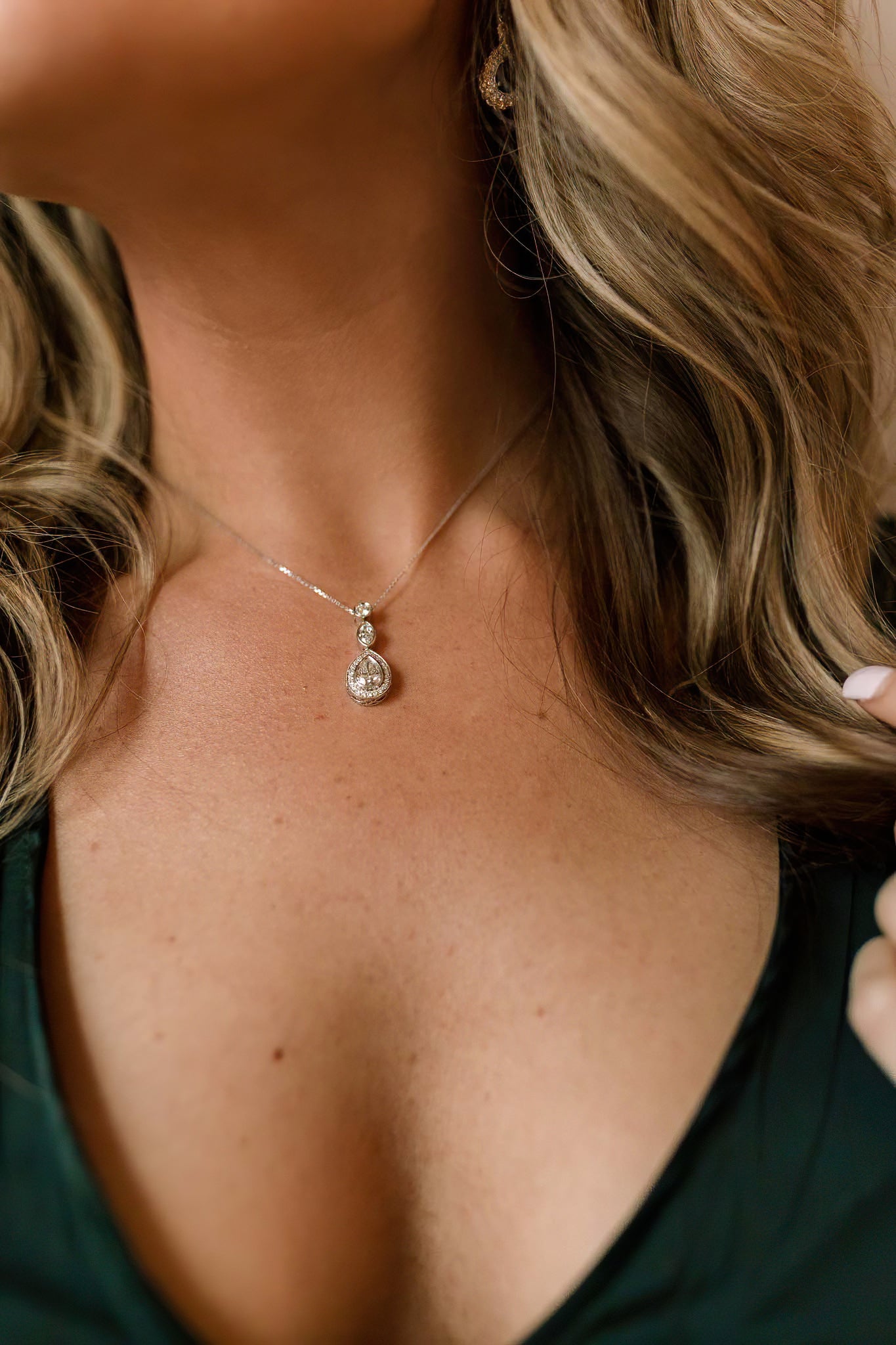 18K White Gold Pear Bezel Diamond Necklace