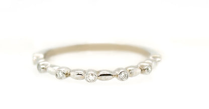 14K White Gold Diamond Bezel Scalloped Band