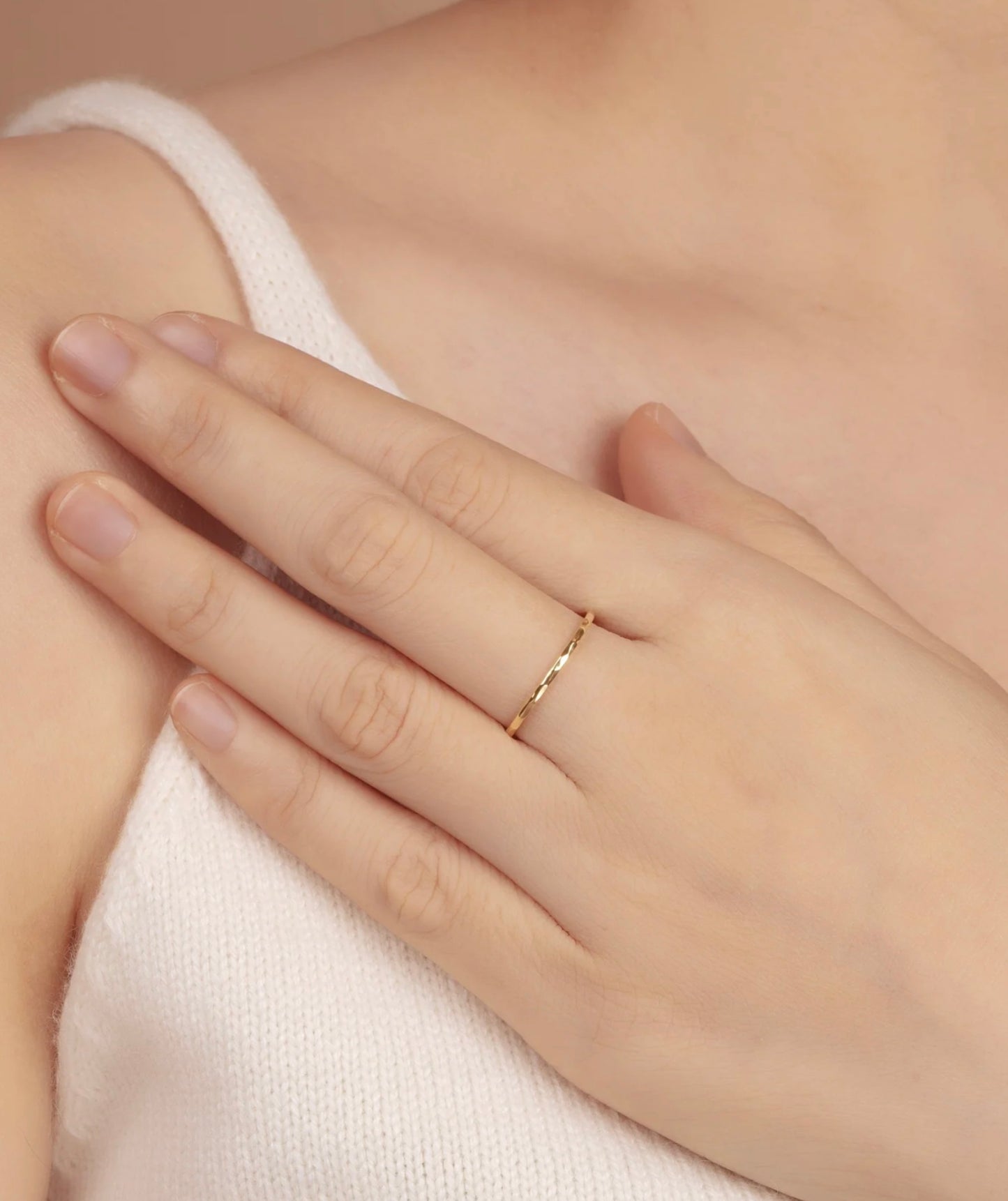 REGALIA | 14K Yellow Gold Textured Band